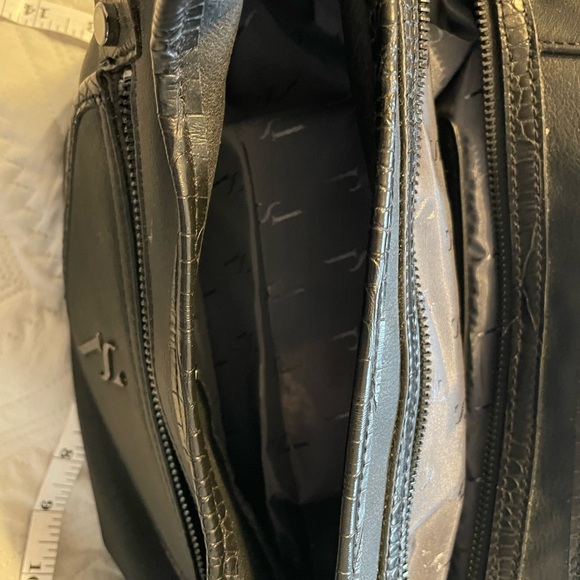 Simply Vera Wang Sleek Black Hobo Bag - Picture 11 of 16